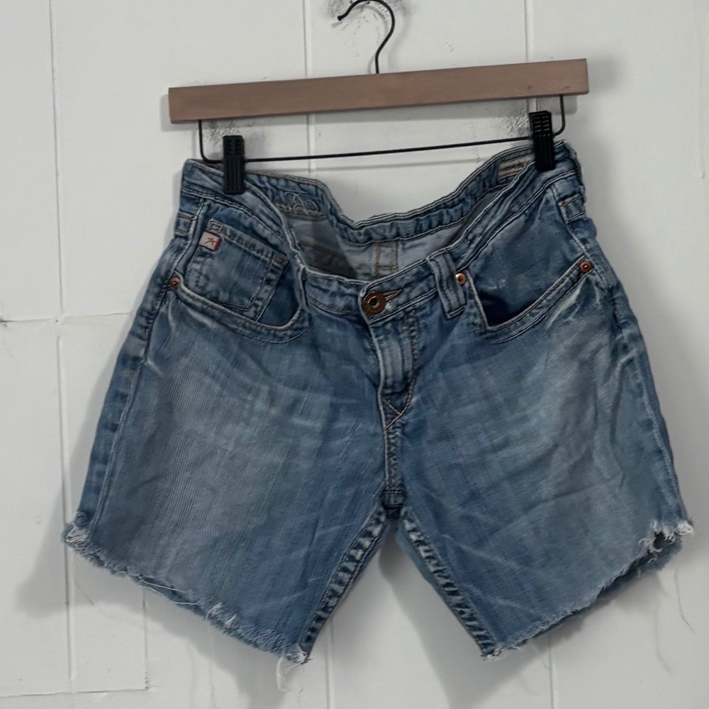 Big Star Casey Cut Off Light Wash Embroidered Wing Low Rise Denim Shorts 31